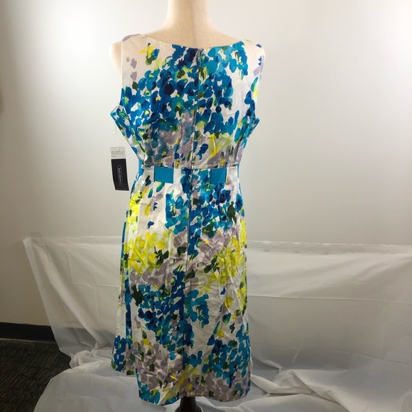 Karin Stevens - Picture 5 of 7